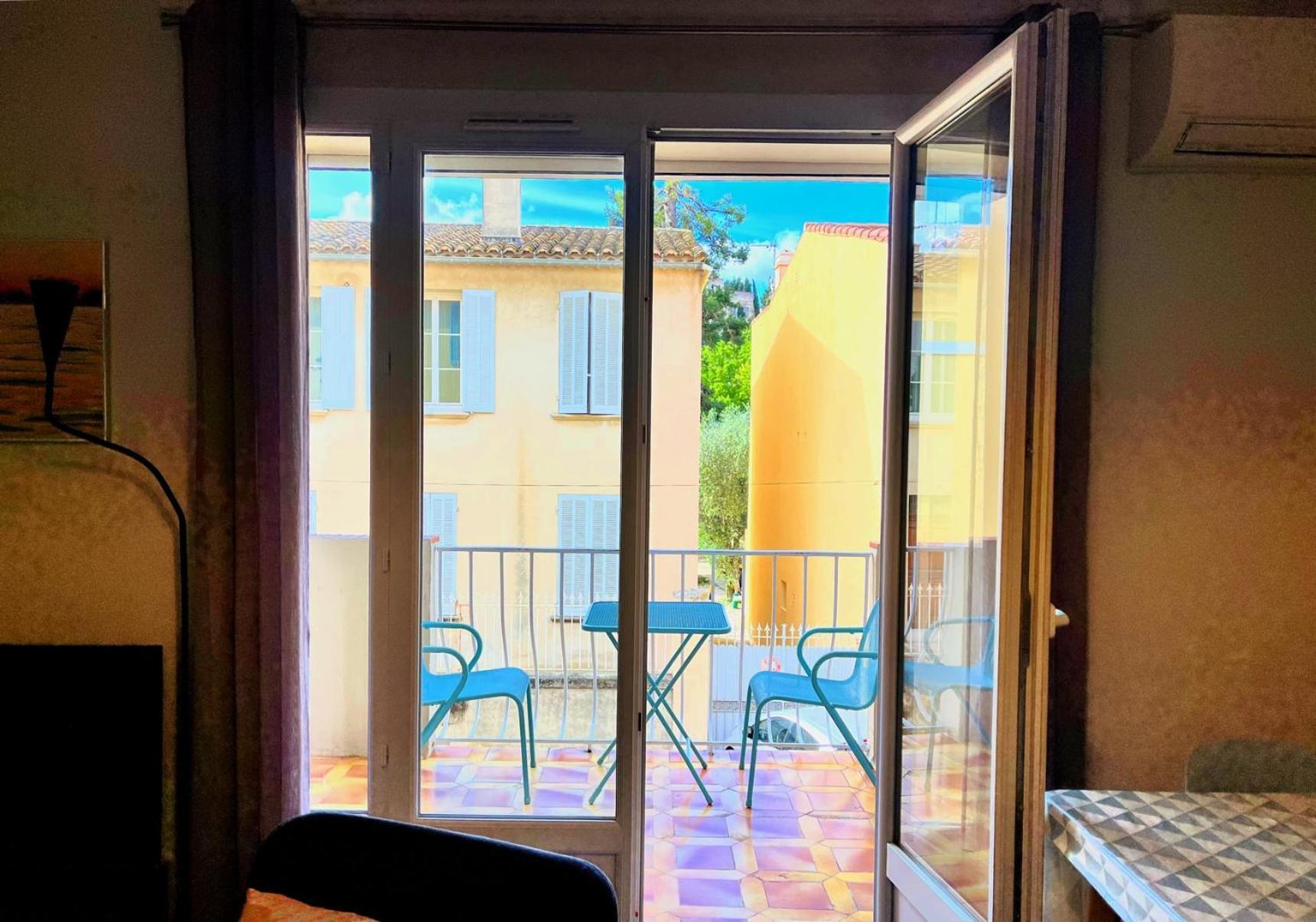 Le 13 Apartment Cassis Exterior photo